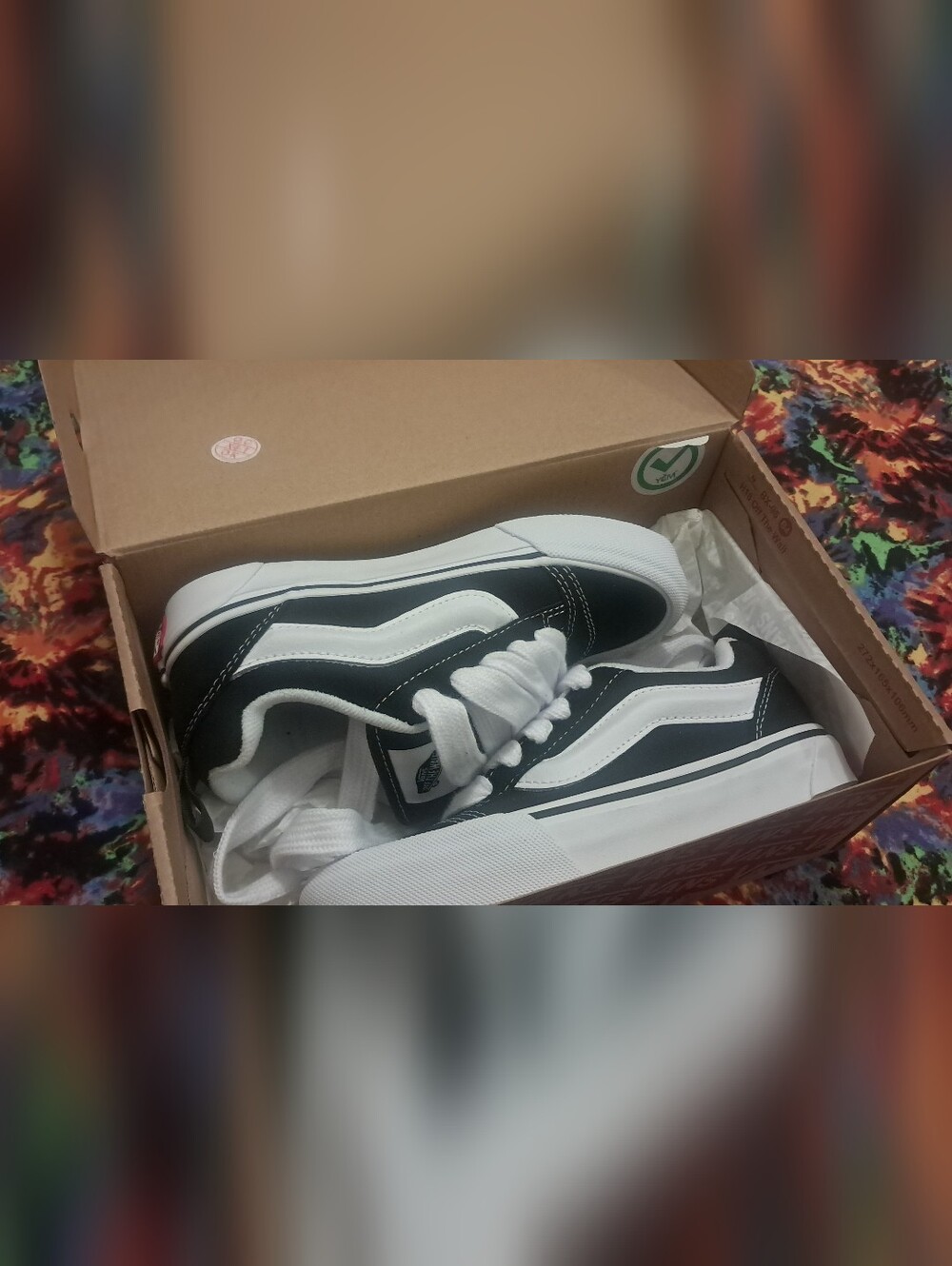 New In Box Kids Vans Knu Skool Black & White Sneakers